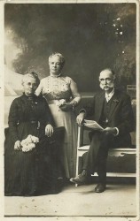 Elizabeth Price is on the left, her husband Thomas is on the right and the woman in the middle is unknown I would love to know who she was!